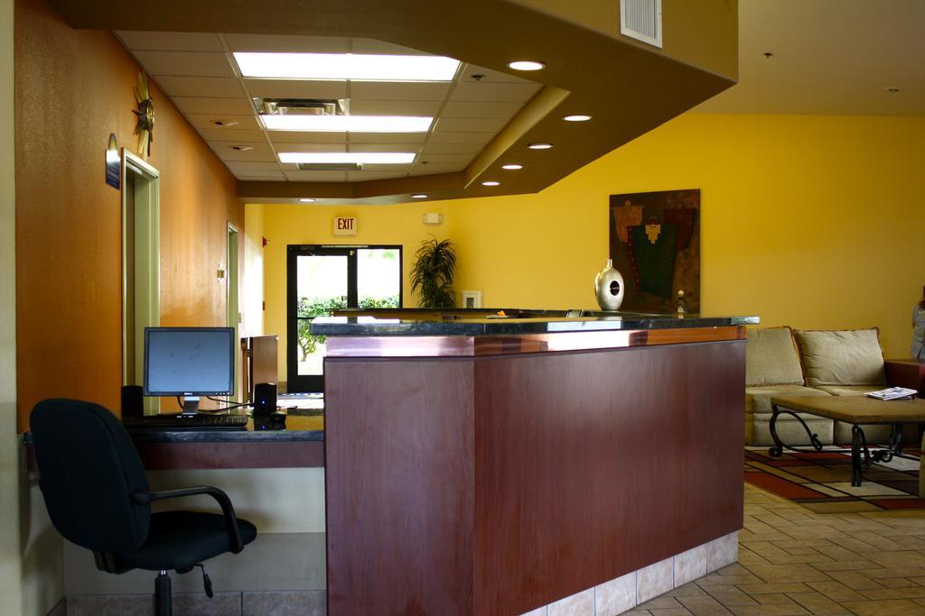 Days Inn By Wyndham גלוב מראה חיצוני תמונה