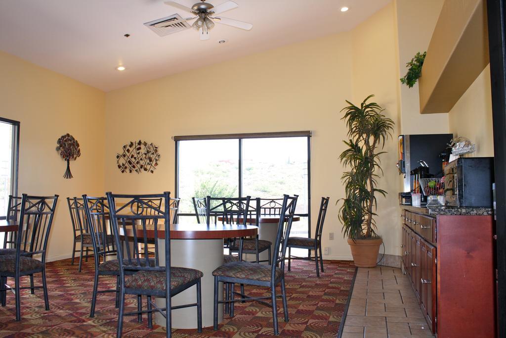 Days Inn By Wyndham גלוב מראה חיצוני תמונה