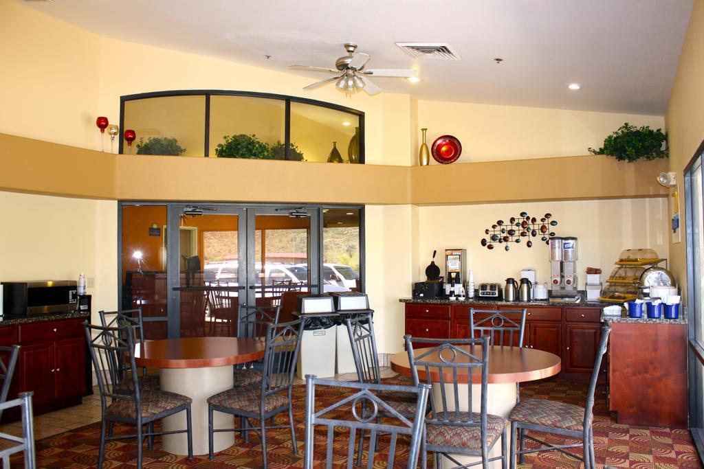 Days Inn By Wyndham גלוב מראה חיצוני תמונה